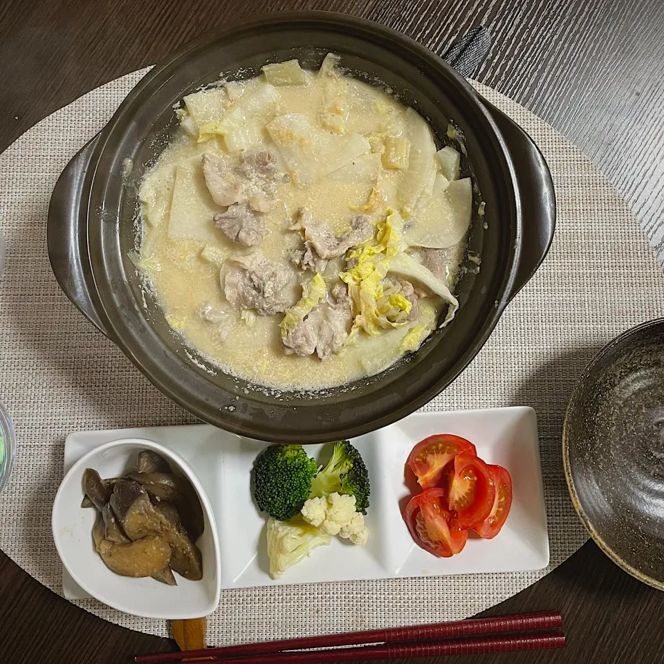 1/28晩ご飯：豚白菜大根のごま豆乳鍋|ななみんさん