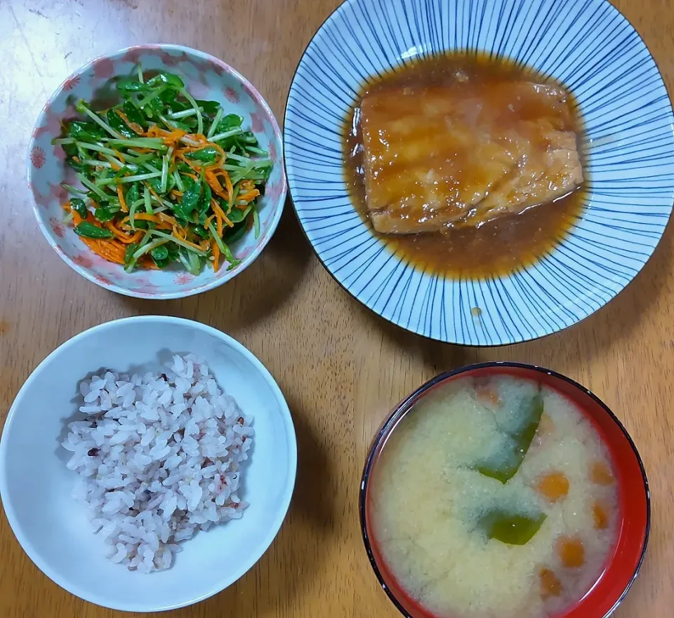 2022 0111　鯖のみぞれ煮　豆苗サラダ　なめことわかめのお味噌汁|いもこ。さん