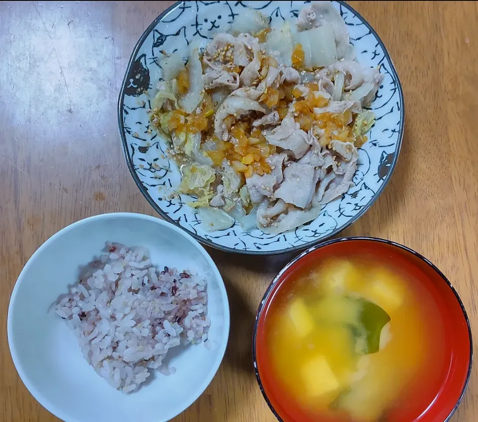 2022 0112　豚バラと白菜の蒸し物　豆腐とわかめのお味噌汁|いもこ。さん