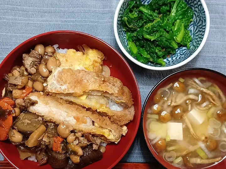 週末やっつけずぼら丼|ぱいんてーるさん