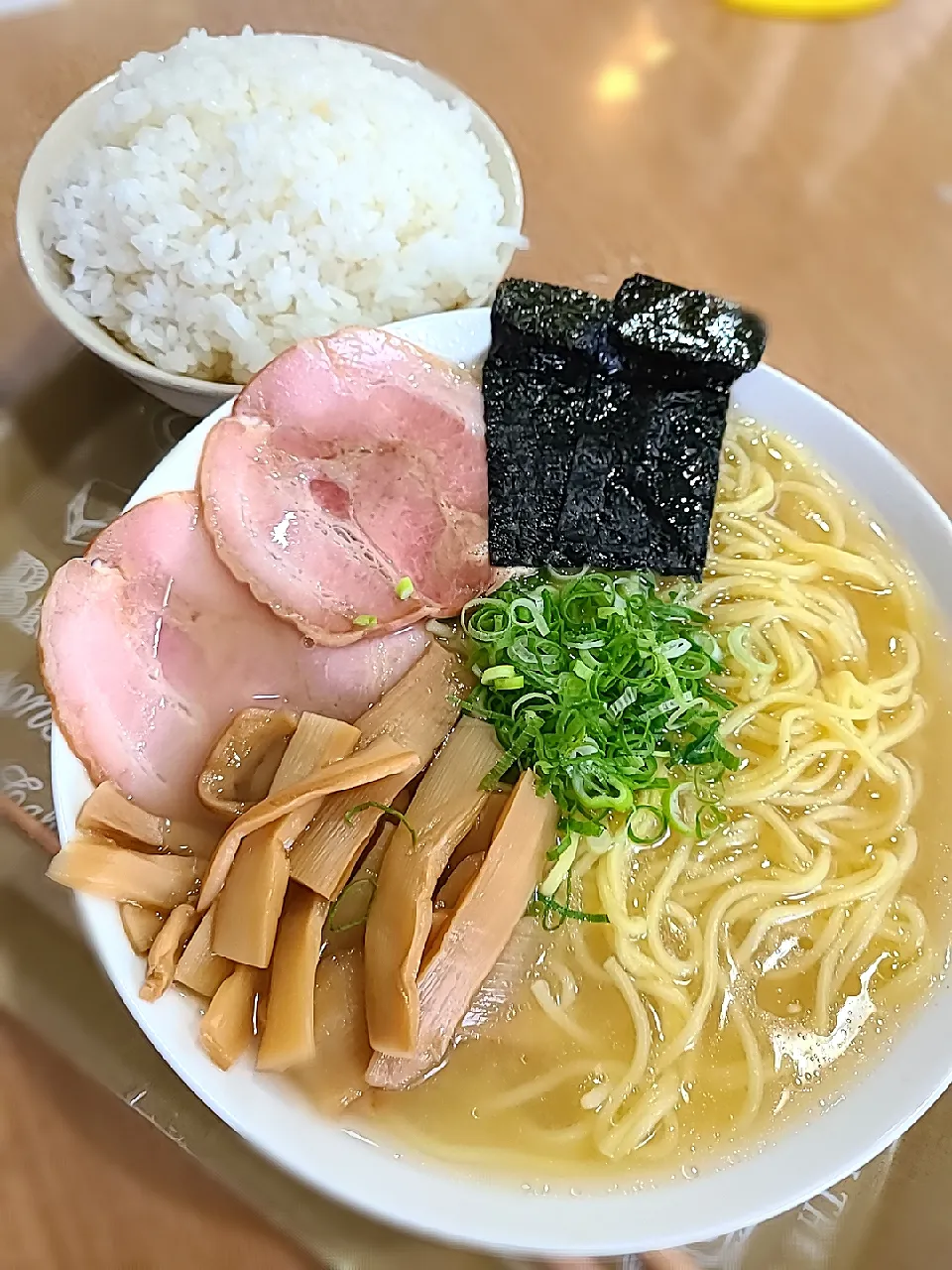 15歳の息子が食べる量😆
これ絶対うまいやつ！香味ねぎ塩ラーメン×2
🍜😋|みぽりん♪さん