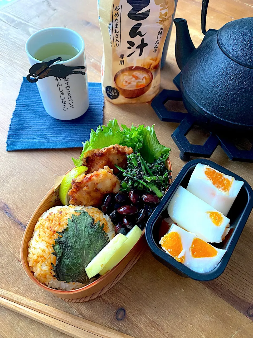 ほうれん草の胡麻和えを甘こうじで和え、液みそで焼きおにぎりを作りました|りくはのさん