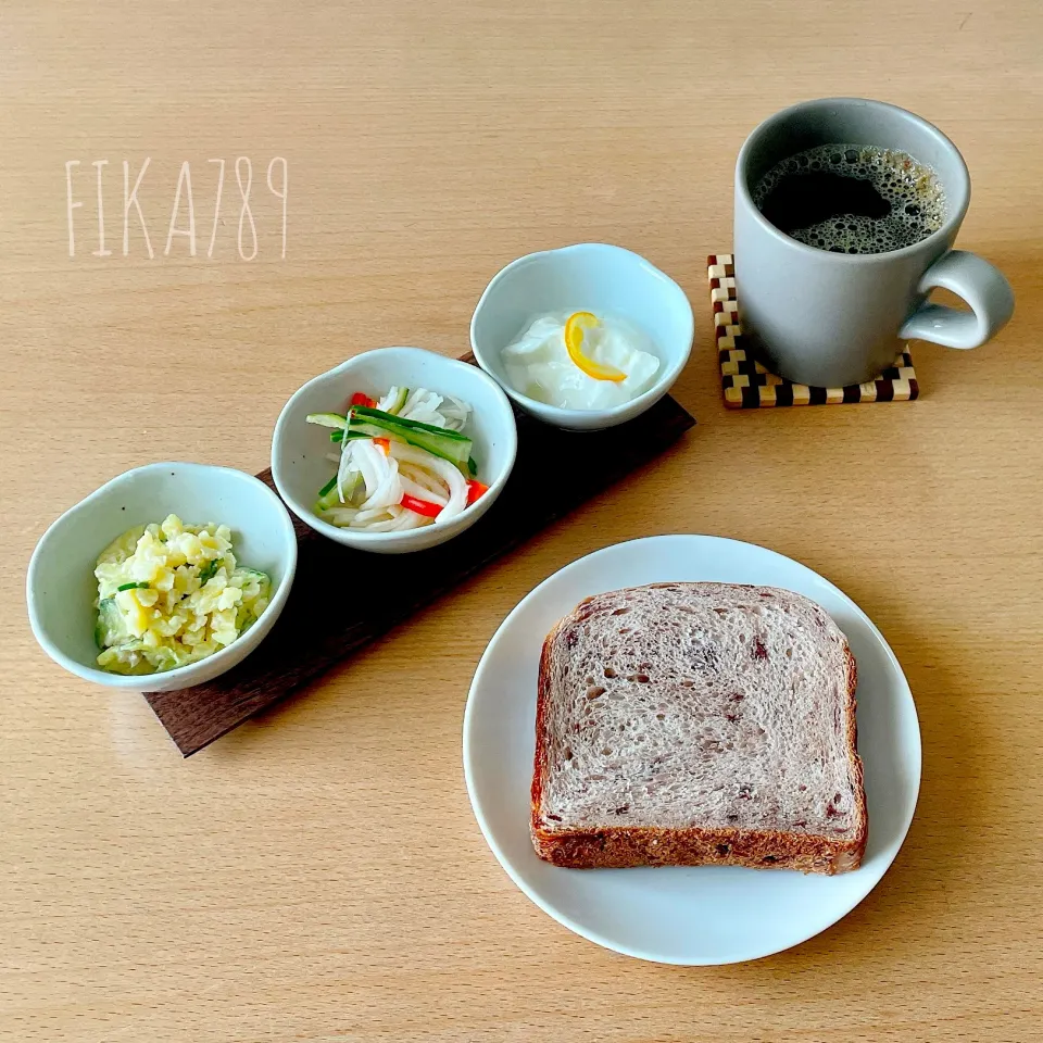 美味しいパンで朝ごはん|FIKA789さん