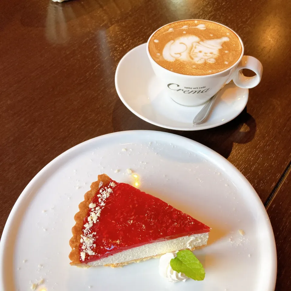 ラズベリーとホワイトチョコムースの　　タルト🥧☕️|ちゃみこさん