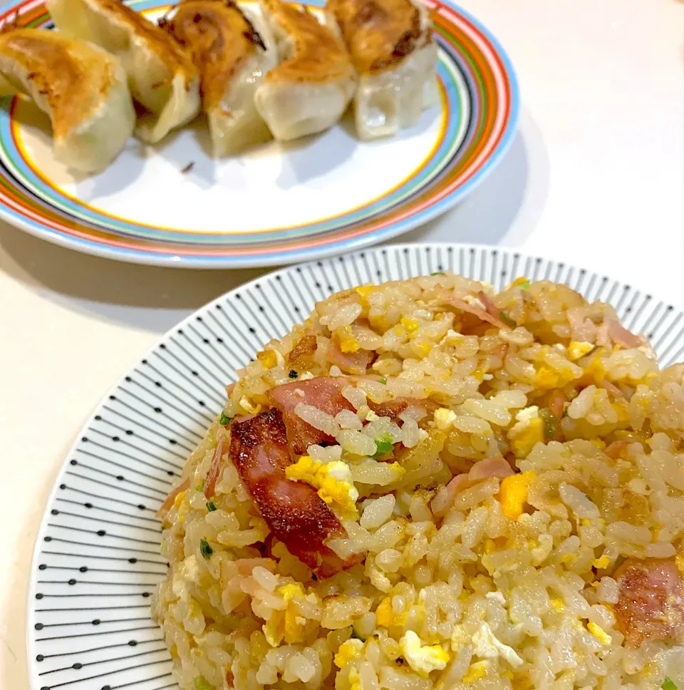 夜ご飯😋チャーハン、ぎょうざ|とまこ(*^o^*)さん