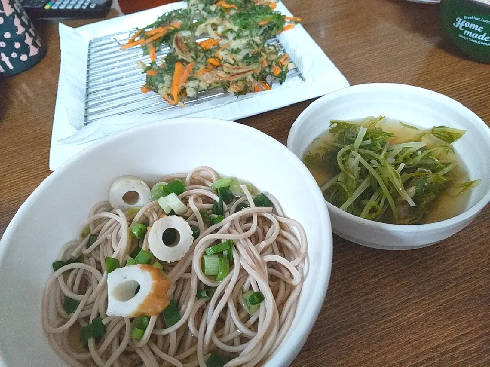 人参の葉、人参、玉ねぎ、生姜のかき揚げ
そば
豚肉と水菜のはりはり煮|尚さん