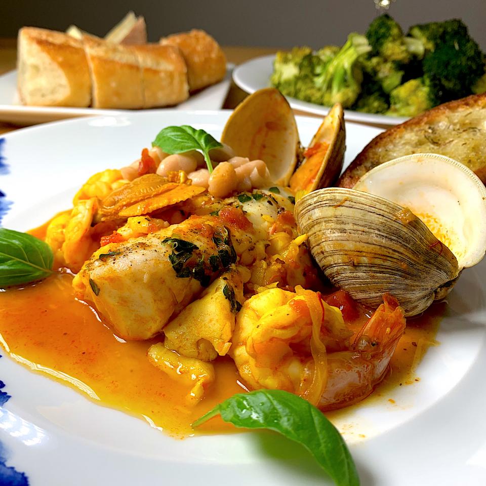 Seafood Stew with Cod, Shrimp and Clams (鱈、海老、蛤のブイヤベース風)