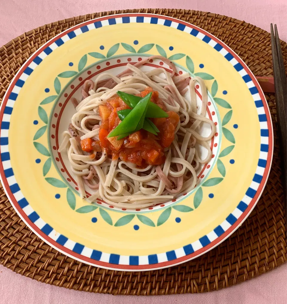 米粉の麺に🍅トマトソース🎵|ことはさん