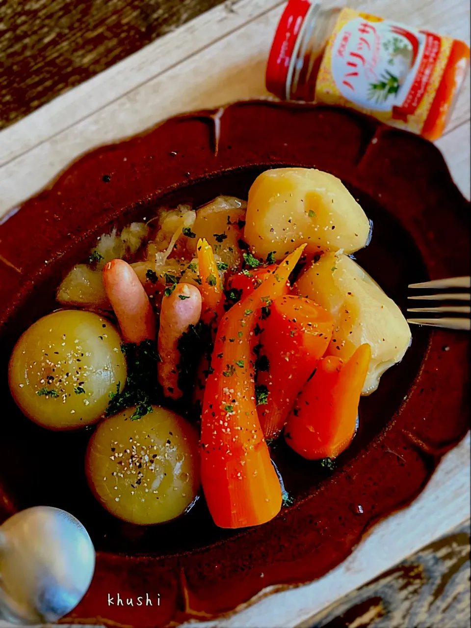 寒い朝にピッタリ✨規格外なお野菜たちのポトフ🍲味変はハリッサ♬|KOZUEさん