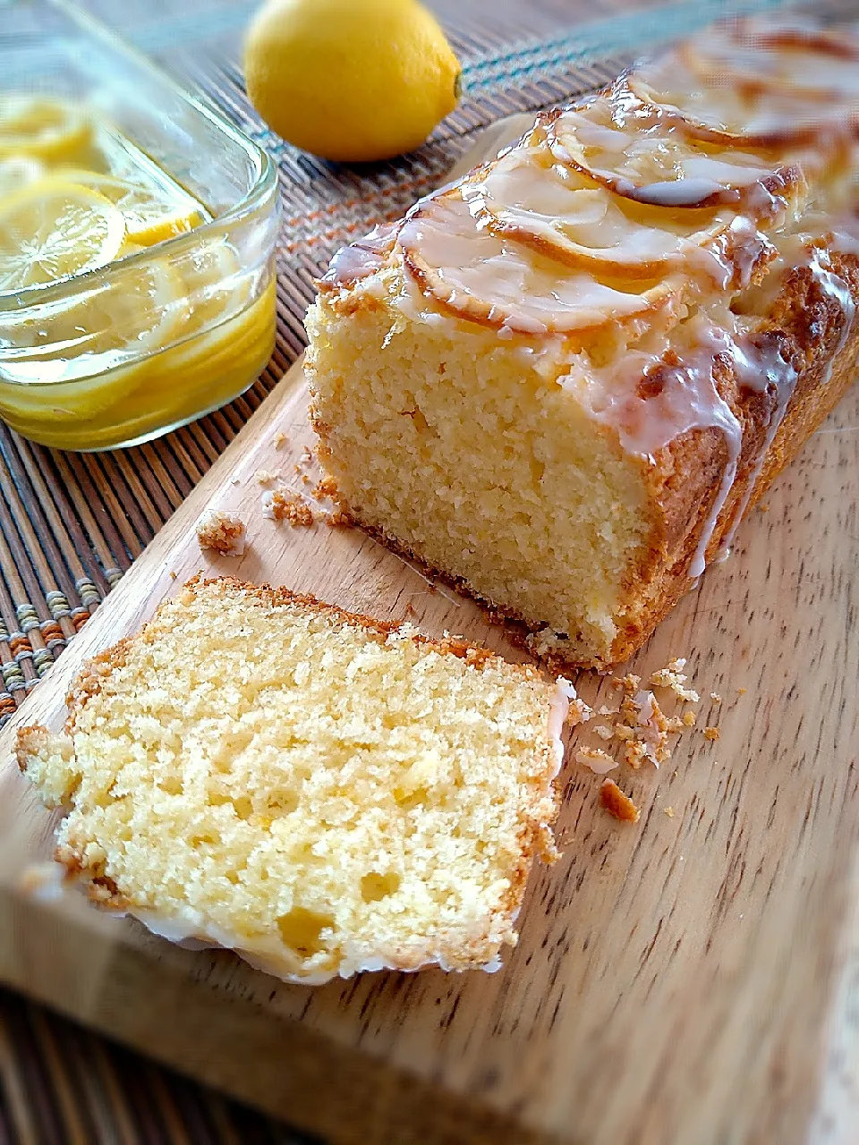 Snapdishの料理写真:レモン蜂蜜パウンドケーキ🍋🍯|まめころさん