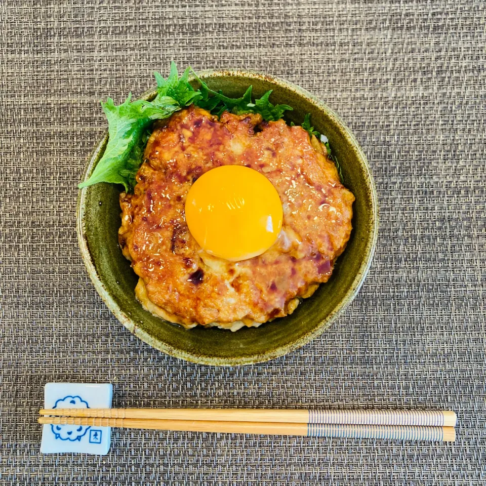 Snapdishの料理写真:蓮根入りつくね丼|ぶるーぱいんさん