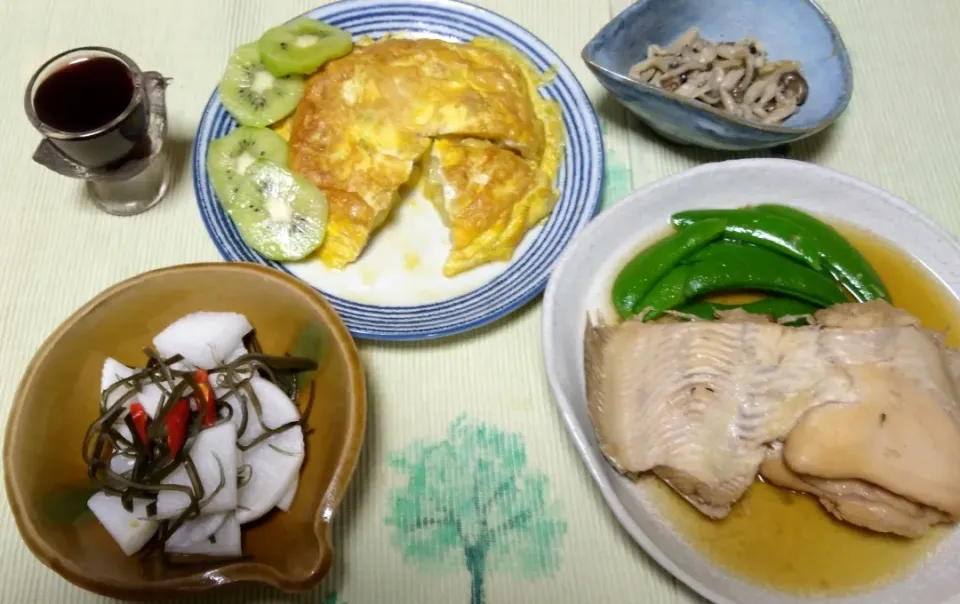 2022.1.31

子持ちカレイの煮物
スペイン風オムレツ
大根と昆布の甘酢漬け
しめじと玉ねぎの炒め物|tamikichiさん