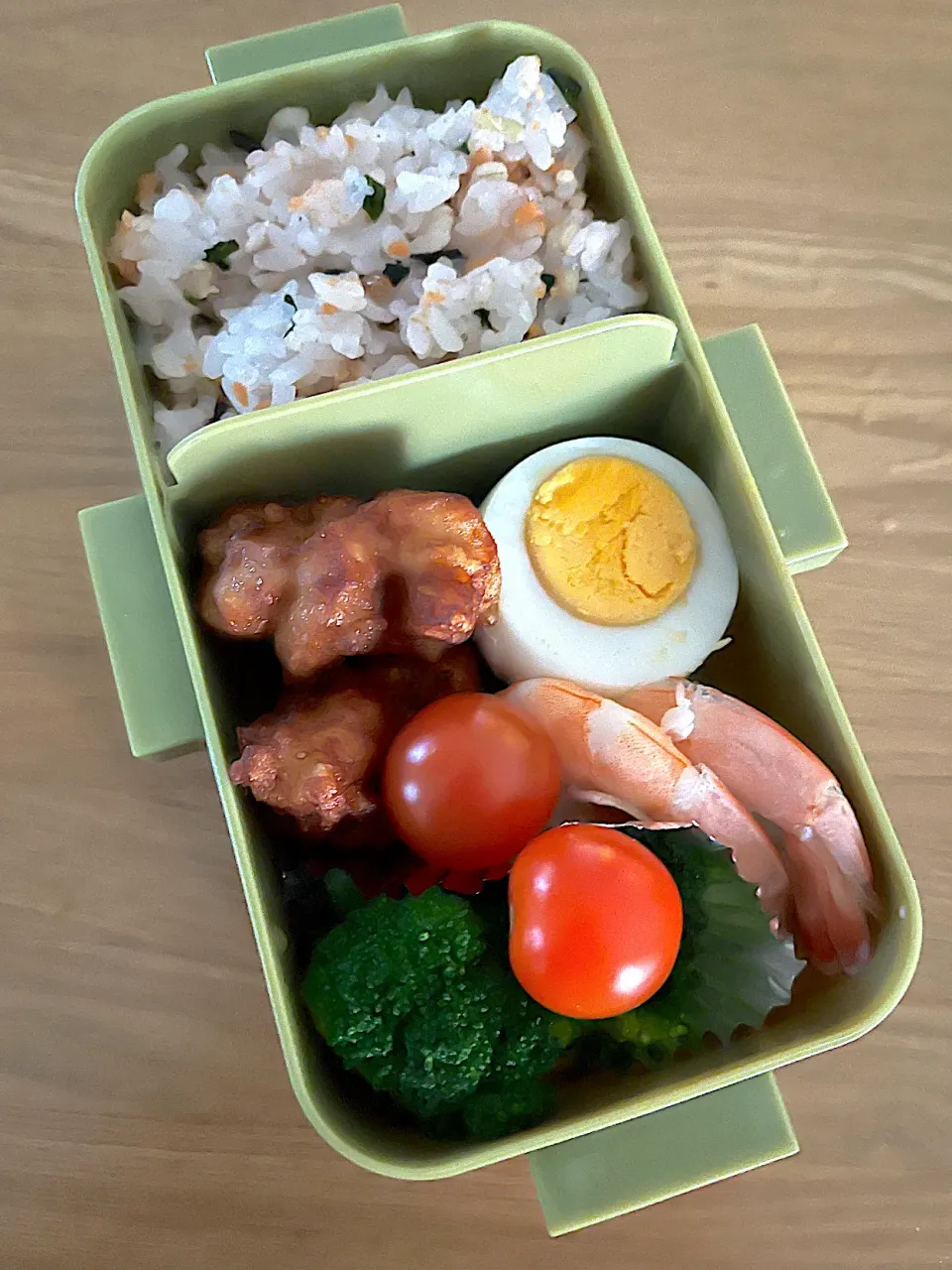 Snapdishの料理写真:ちびコロチキン弁当🍱|ちっくんさん