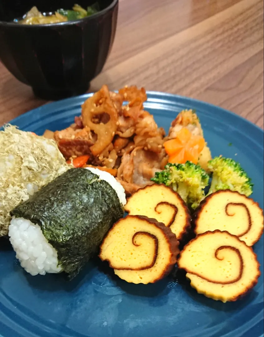 Snapdishの料理写真:おにぎりプレート|ゆりちさん