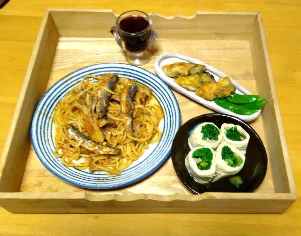 2022.2.1
カキのバター焼き
鰯と舞茸のパスタ トマトソ―ス味
汲み上げ湯葉のほうれん草巻き|tamikichiさん