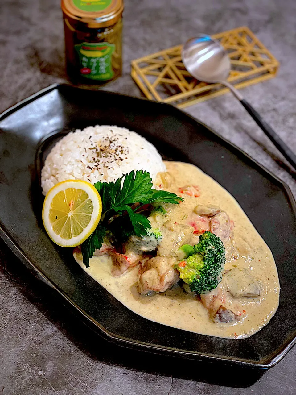 夕飯はグリーンカレー🍛辛いけどめっちゃマイルドでクリーミィでおいし〜🥰|AXさん