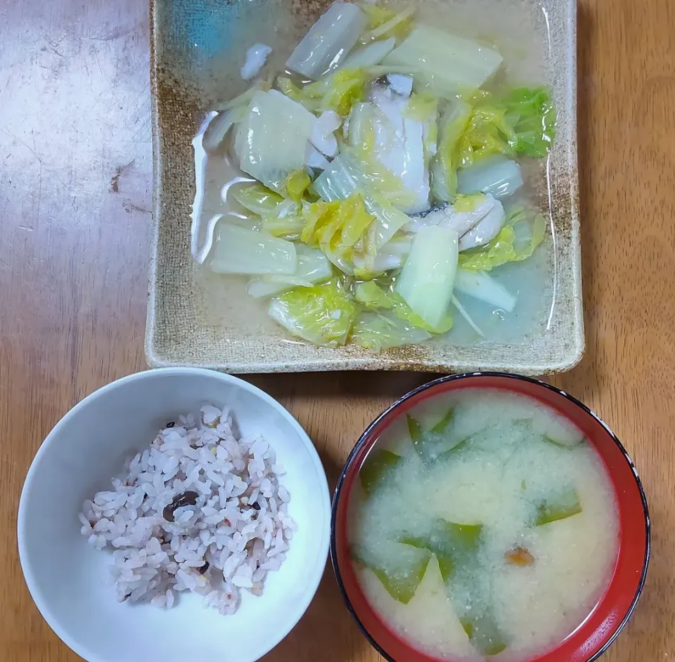 2022 0124　鱈とチンゲン菜のスープ煮　なめことわかめのお味噌汁|いもこ。さん