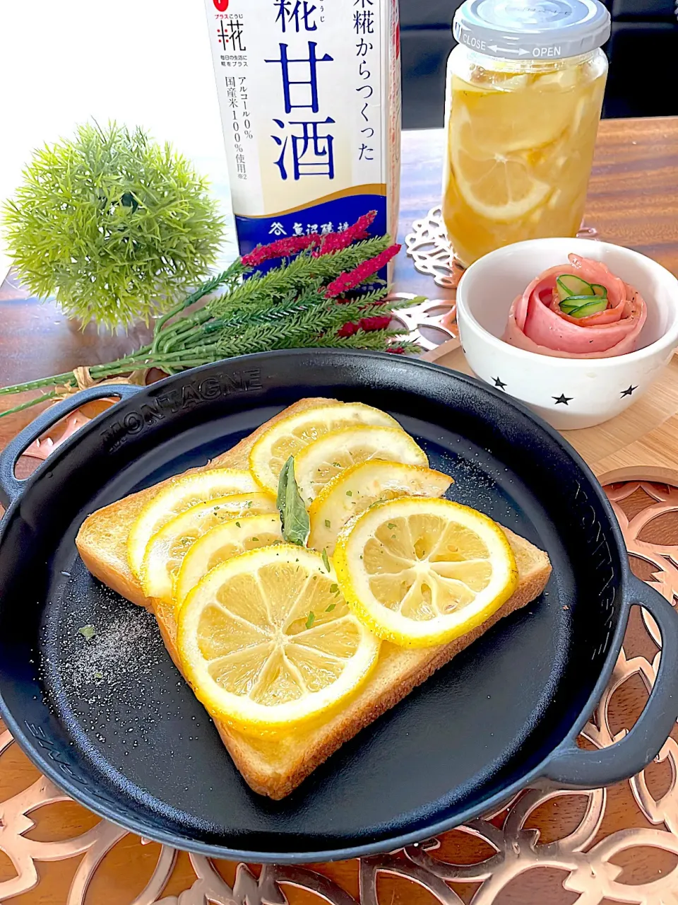 🍋糀甘酒で作った蜂蜜レモン乗せトースト🍋🍯🍋🍯|🌼はなちゃん🌼さん