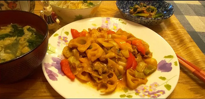 Snapdishの料理写真:'22．2/2
今夜は🐽ちゃんバラとれんこんのバルサミコ酢炒め😋|たえさん