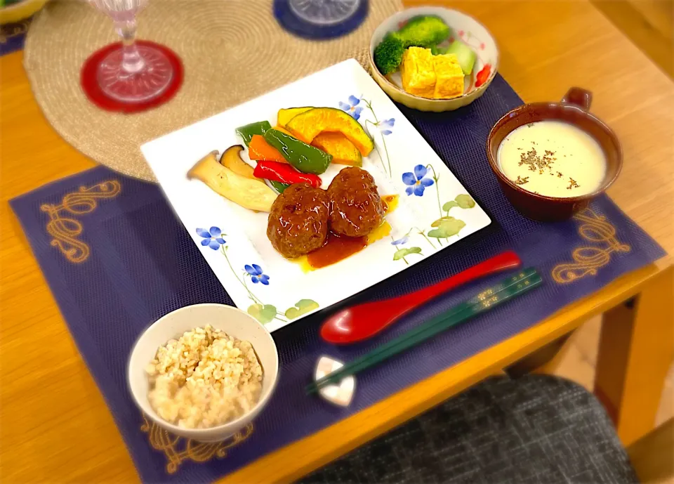 ハンバーグ　焼き野菜　コーンポタージュ　卵焼き　ブロッコリー|nana 🍅さん