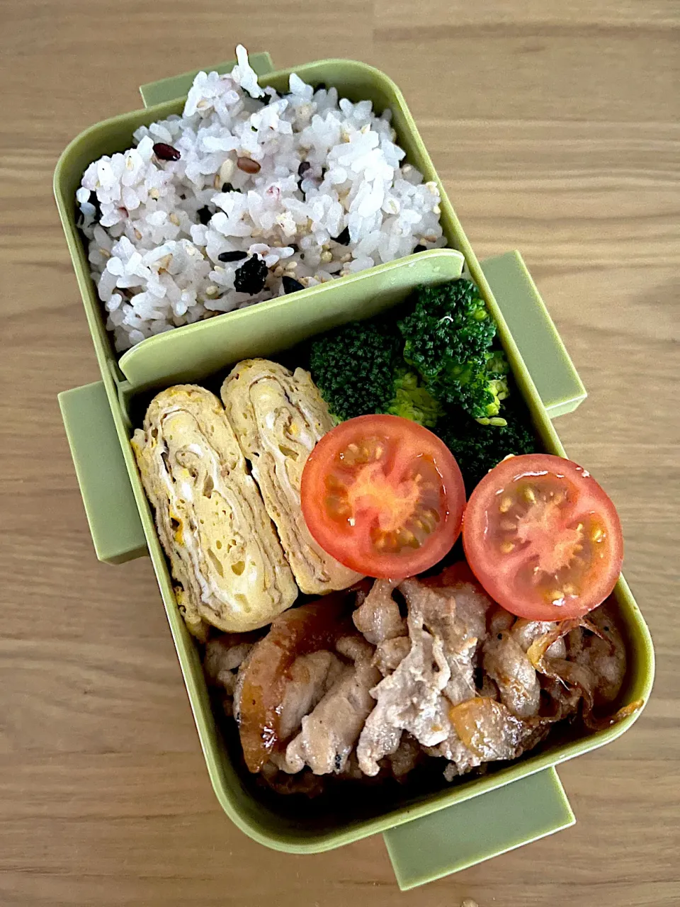 学年末試験期間　生姜焼き弁当🍱|ちっくんさん