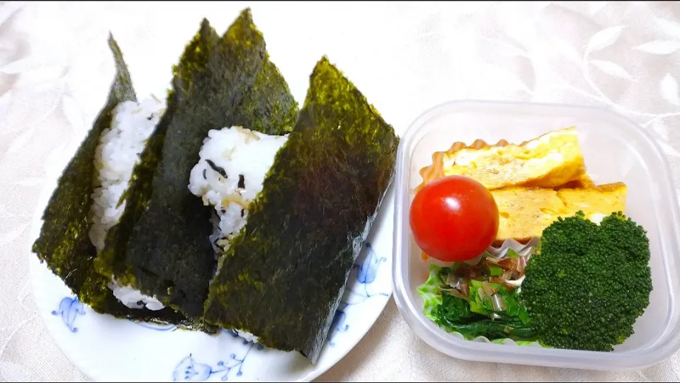 2/3の夜勤弁当
おにぎり弁当🍙|卯月さん