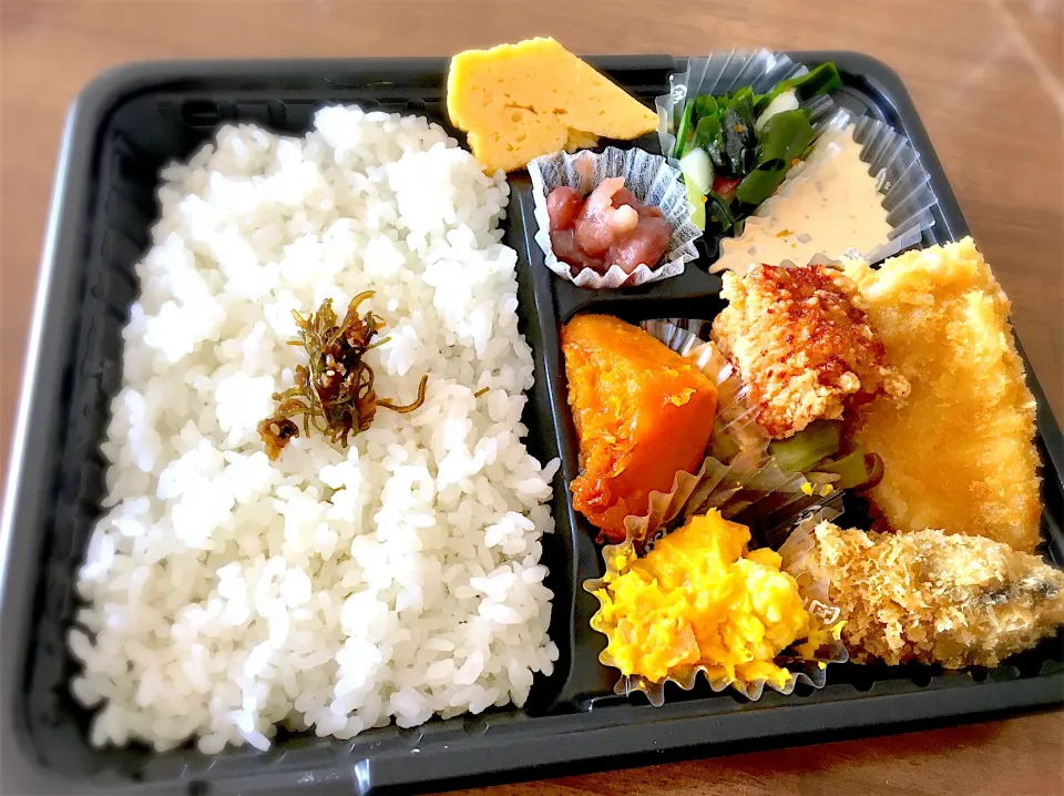 イカと牡蠣のフライ弁当|リフルシャッフルさん