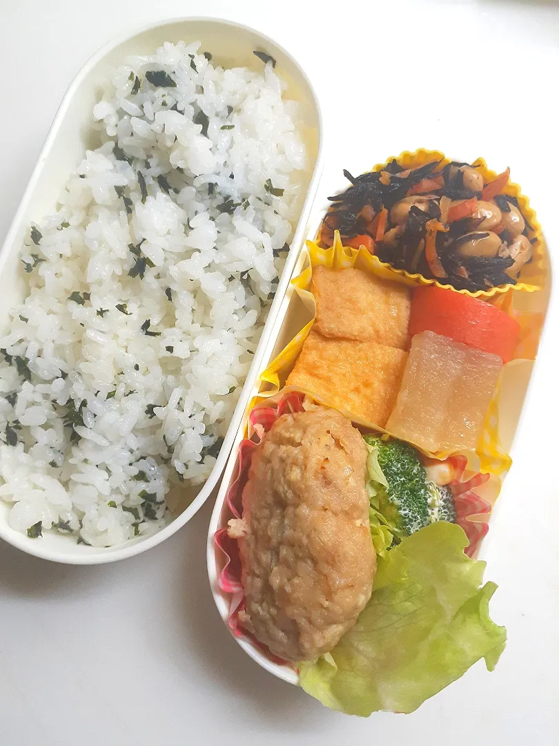 ☆中学生弁当☆若芽ごはん、ひじき、厚揚げ煮物、ブロッコリーサラダ、ハンバーグ|ｼｮｺﾗさん