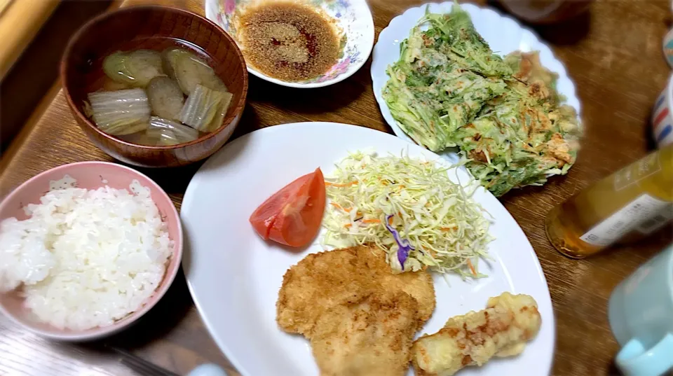 チキンカツ・サラダ竹輪・千切りキャベツ・水菜のチヂミ・味噌汁・ご飯|ちびろ菌さん