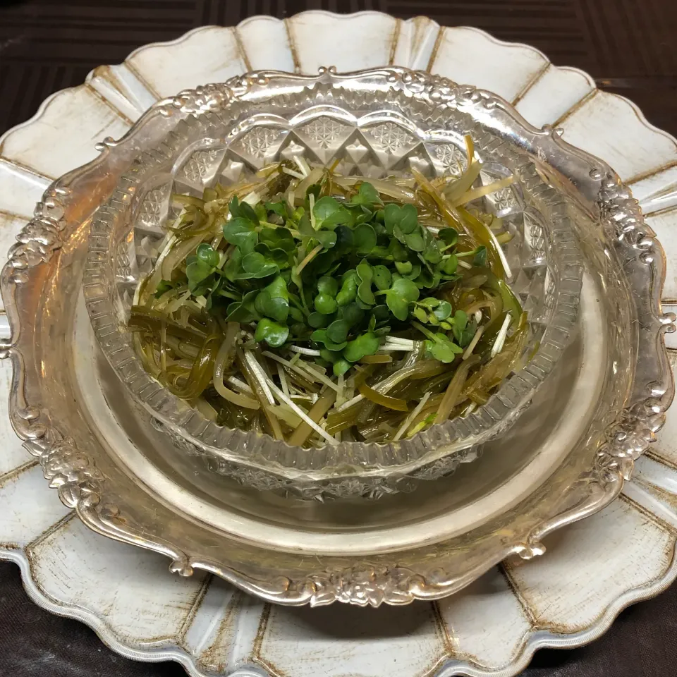 Snapdishの料理写真:茎わかめカイワレ生姜醤シークアーサーポン酢|henryさん