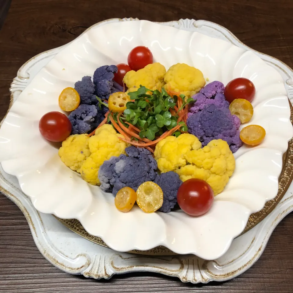 Snapdishの料理写真:カラーカリフラワー🥦Cobb salad🥗|henryさん