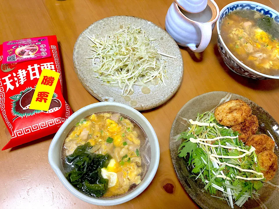 Snapdishの料理写真:親子蕎麦、大豆ミートのコロッケ、もやしのソテー、蕎麦湯、天津甘栗🌰|さくたえさん