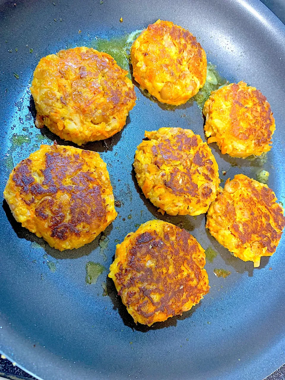 CaRRoT & BeaN BurGeRs|GeMzKiTchさん