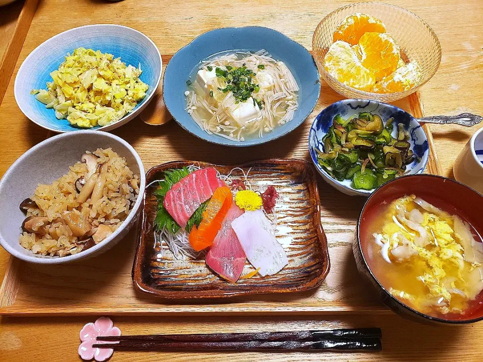 きのこの炊き込みご飯、豆腐のえのきあんかけ、卵と舞茸のお吸い物他|halさん