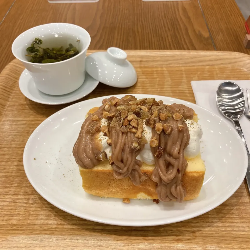 Snapdishの料理写真:台湾カステラほうじ茶マロンと金萓茶🌰🌱|ちゃみこさん