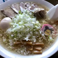 Snapdishの料理写真:スープから作るコク塩ラーメン|kyosukeさん