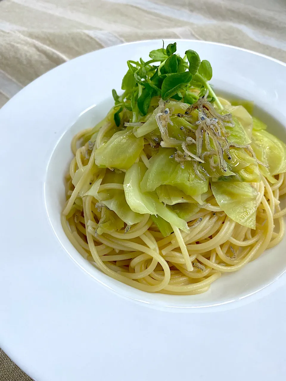 じゃことキャベツのアンチョビオイルパスタ|あまねこ🌿さん