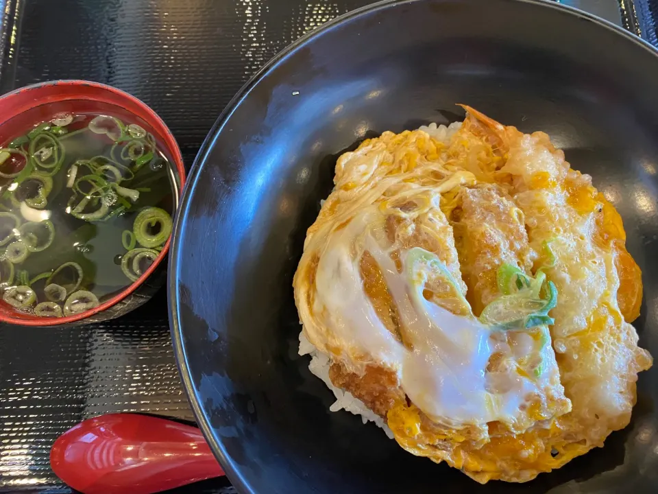 賄いご飯  ミックス丼|ようか✩.*˚さん