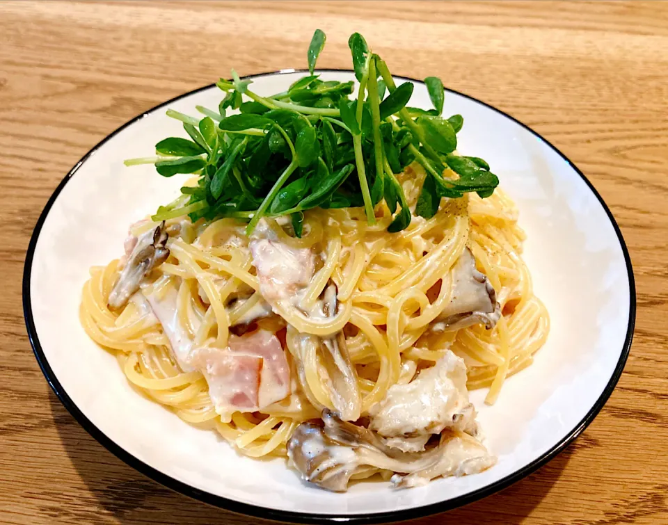 舞茸とベーコンのたらこクリームパスタ〜豆苗添え〜|あやさん