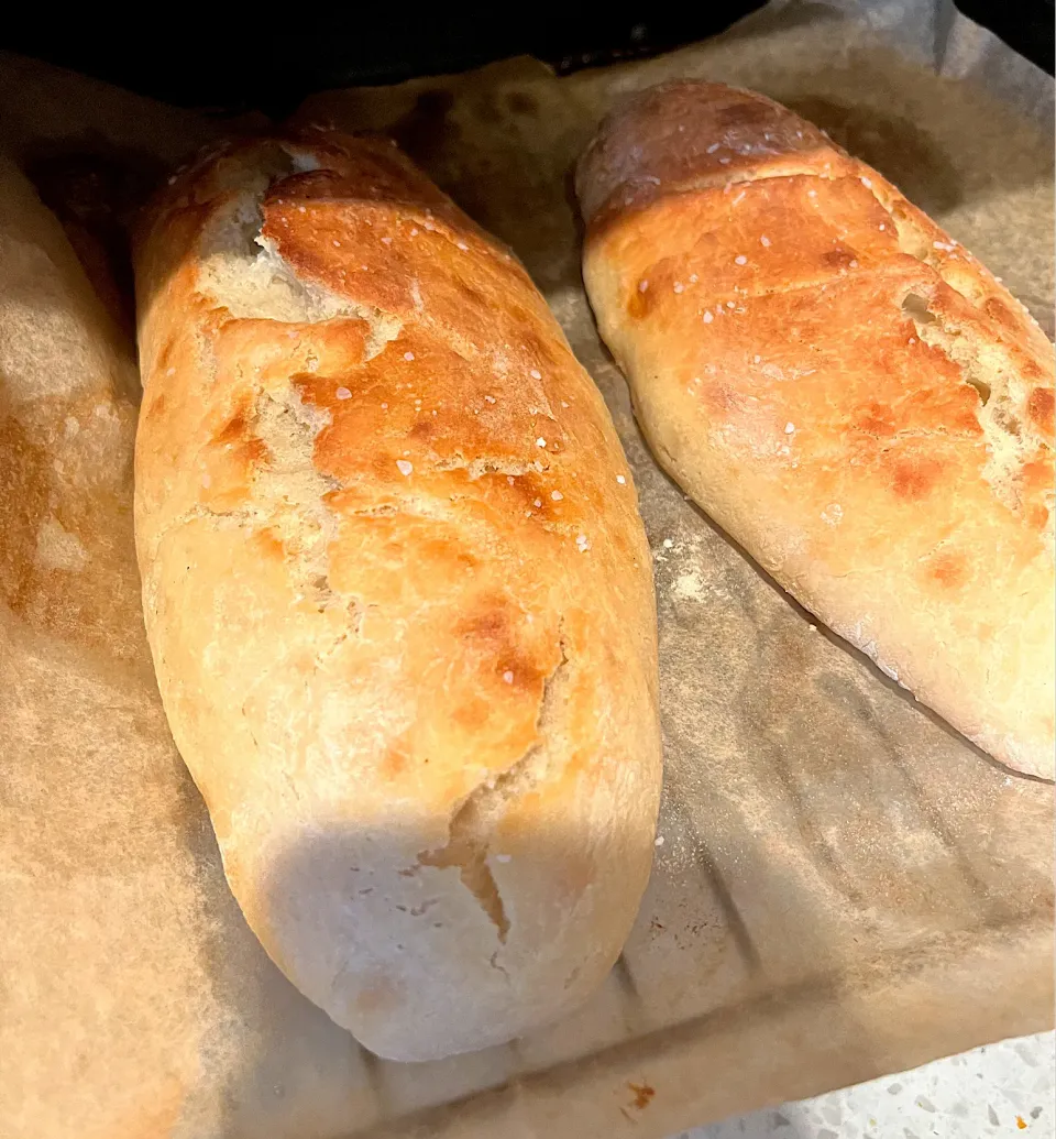 Snapdishの料理写真:Freshly baked🥖🥖🥖|🌺IAnneさん