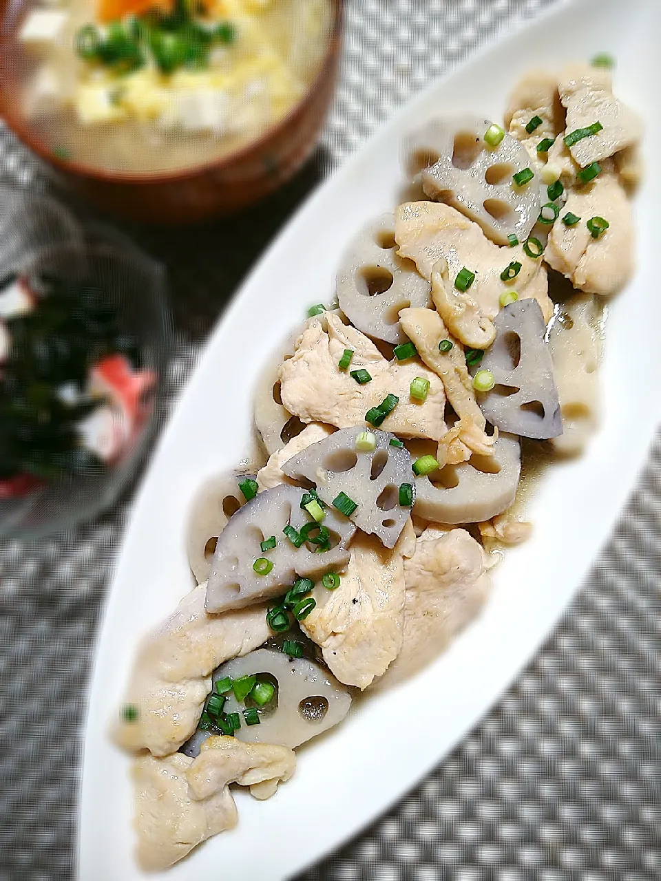 鶏むね肉と蓮根の炒め煮　これうまつゆ！|まめころさん