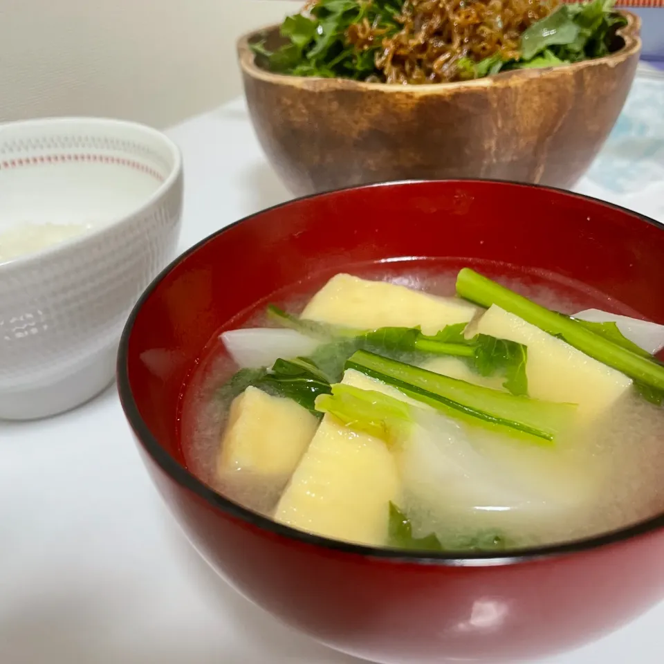 Snapdishの料理写真:かぶと油揚げの味噌汁|りさこさん