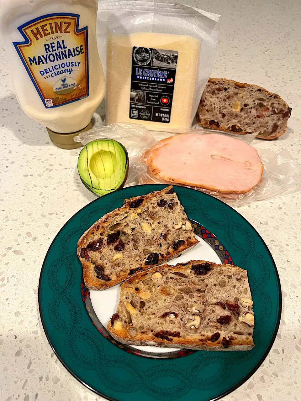 Making turkey avocado sandwich  with my homemade cranberry walnut bread|🌺IAnneさん