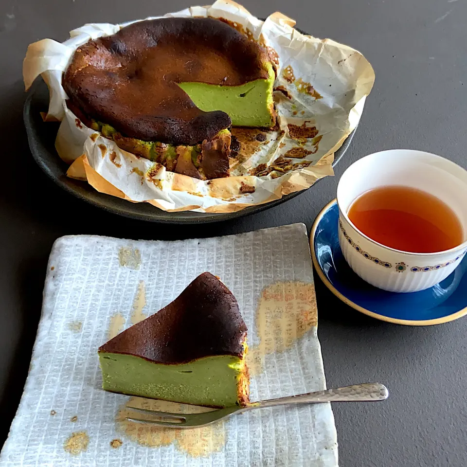 抹茶バスクチーズケーキ、ボンたんピール入り|ゆきゆきゆっきぃさん