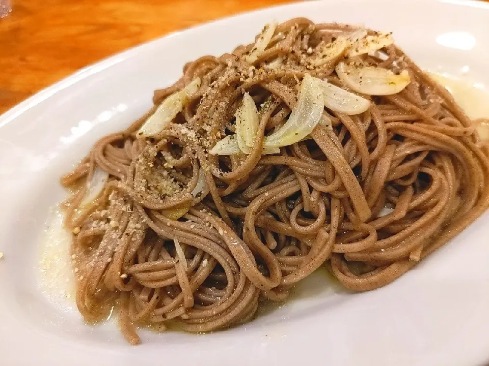 レモンとバジルの蕎麦ペペロンチーノ|Kanaさん