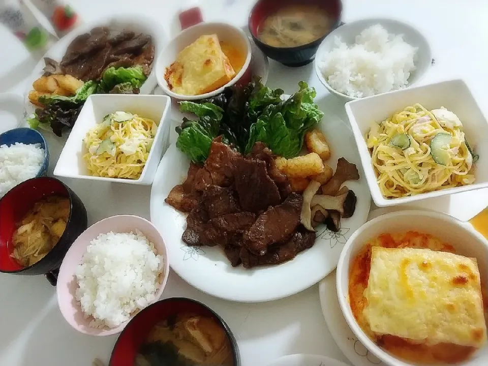 夕食(*^^*)
焼肉、エリンギ、ハッシュドポテト&サラダ🥗
厚揚げのキムチーズ焼き
スパサラ
お味噌汁(しいたけ、えのき、油揚げ)|プリン☆さん