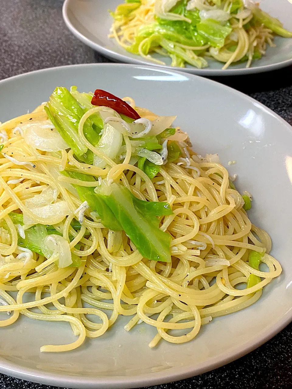 キャベツと新玉ねぎとしらすのペペロンチーノ🌶🧄|Sakikoさん