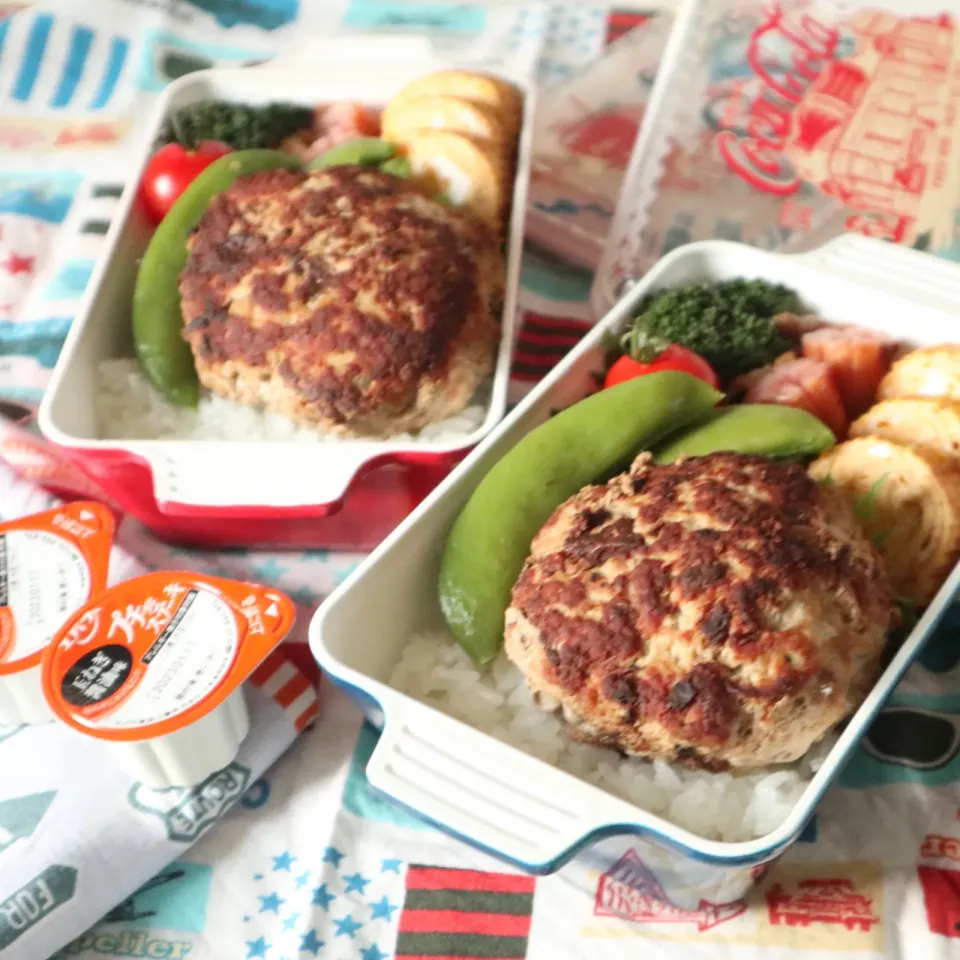 高校生男子＆中学生男子弁当🍱ハンバーグ。ソースはあとのせ|なかじー。さん