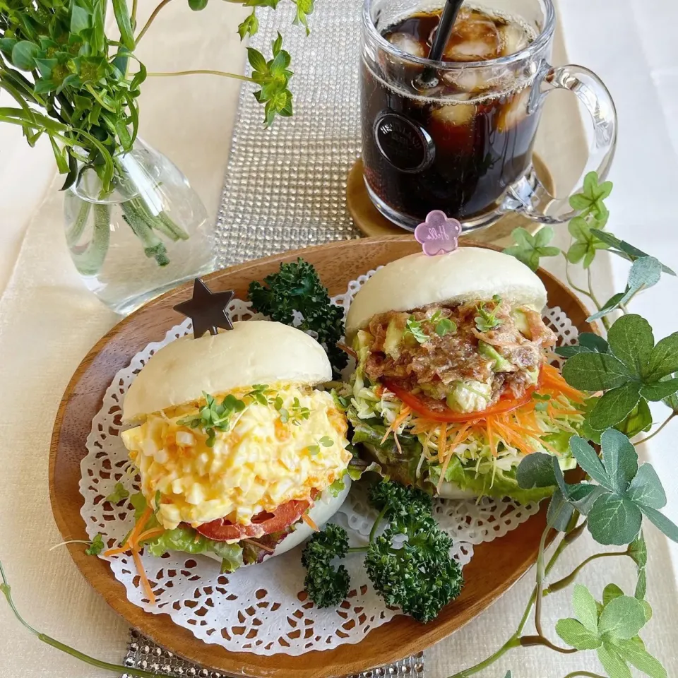 Snapdishの料理写真:2/9❤︎鮪中落ちと海苔佃煮アボガドサンド&たまごサラダ🌱✨

〈サンド具材〉
・ソフトフランスパン
・鮪の中落ち.海苔の佃煮和.アボガドのマヨ和え
・たまごサラダ|Makinsさん