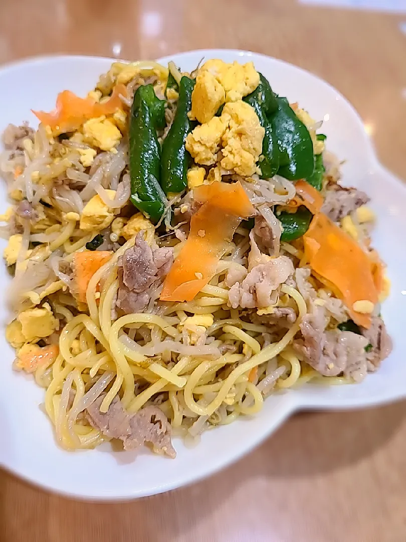 豚肉と玉子とたっぷり野菜の香味塩焼きそば😋|みぽりん♪さん